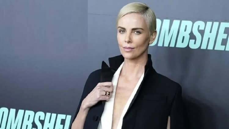 Theron Bantah Netizen Soal Operasi Plastik: “Saya Cuma Menua…”