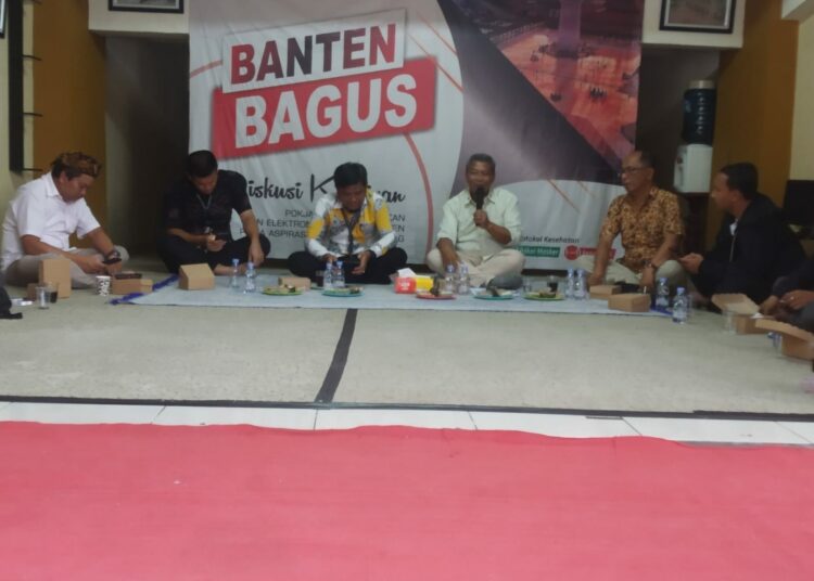 DISKUSI - diskusi bersama Pokja Wartawan Harian dan Elektronik Provinsi Banten, di Plaza Aspirasi, Kota Serang, Kamis (14/9). (LUTHFI/SATELITNEWS.COM)