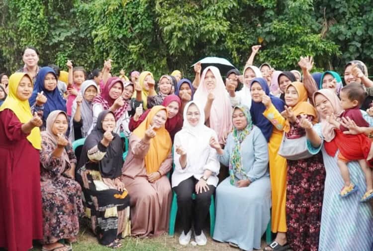 Masyarakat di Pagelaran Yakin Banten Maju di Tangan Airin