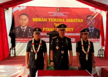 Karutan Kelas IIB Pandeglang Syaikoni, poto bersama usai melakukan Sertijab, Selasa (31/10/2023). (ISTIMEWA)