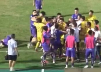 Persita Didenda Rp50 Juta Gegara Suporter Masuk Lapangan