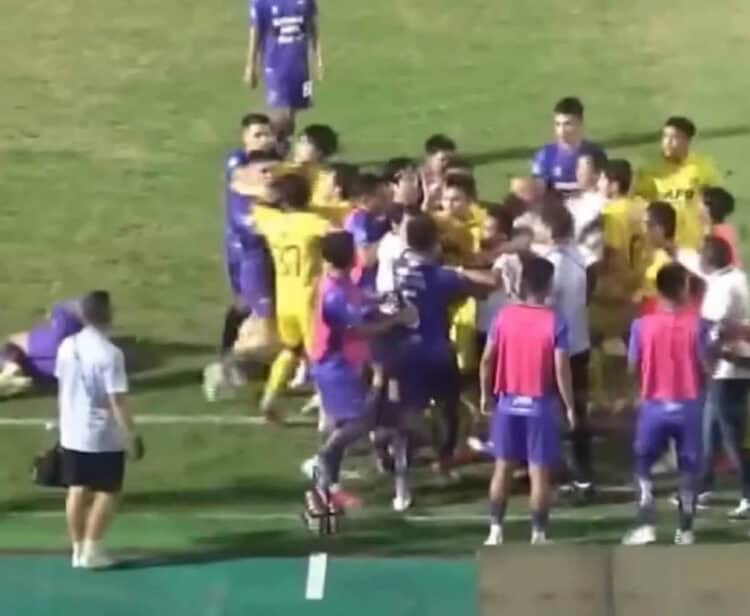 Persita Didenda Rp50 Juta Gegara Suporter Masuk Lapangan