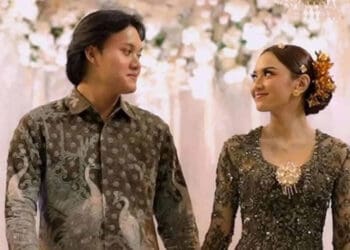 Rizky Febian Bersimpuh: “Mahalini Maukah Kau Menikah Denganku...”