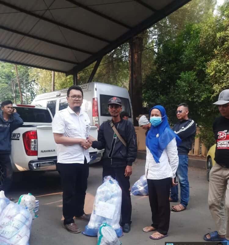 Sejumlah nelayan di Kabupaten Serang diguyur bantuan. (ISTIMEWA)