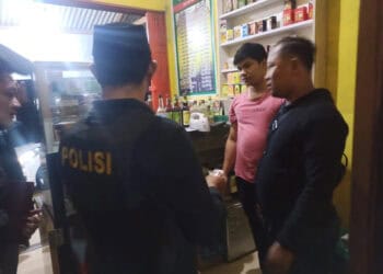 Ratusan botol Miras disita Polisi, disebuah toko di Padarincang, Kabupaten Serang. (ISTIMEWA)