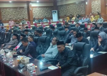 Suasana Rapat Paripurna di gedung DPRD Kabupaten Serang, Kamis (9/11/2023). (SIDIK/SATELITNEWS.COM)