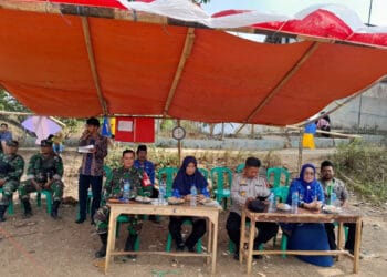 Pembukaan lomba layang - layang, di Kecamatan Cimanggu, Kabupaten Pandeglang, dalam rangka HUT TNI ke 78, Jumat (10/11/2023). (ISTIMEWA)