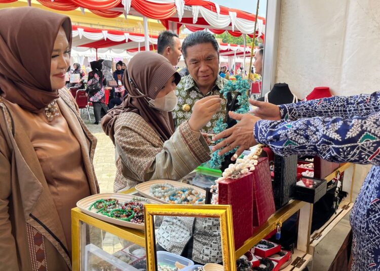 Pagelaran UMKM Wastra Banten, Pj Gubernur Al Muktabar: Gelorakan Bangga Buatan Indonesia