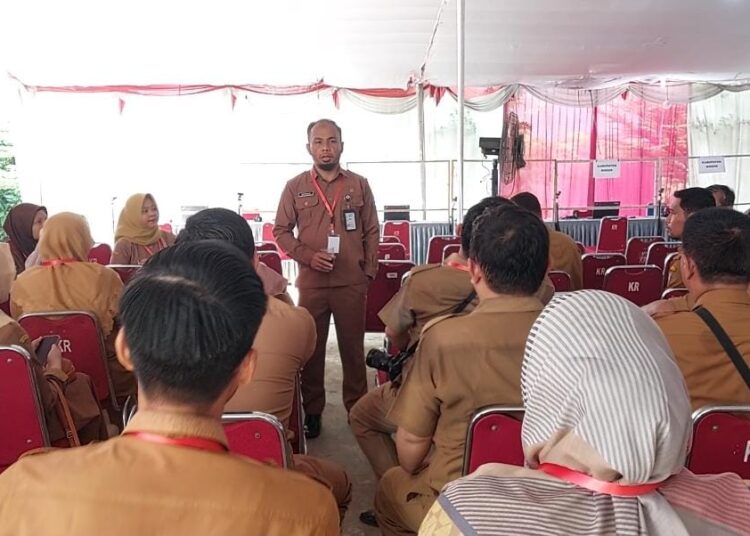 Kepala BKPSDM Kabupaten Serang, Surtaman, menyampaikan arahan terkait tes PPPK. (ISTIMEWA)