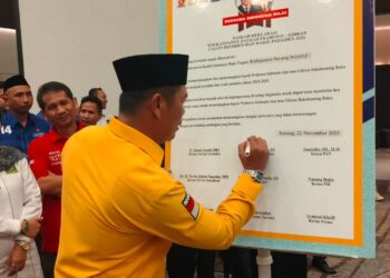 Fahmi Hakim ditunjuk sebagai Ketua TKD Kabupaten Serang, pemenangan Paslon Capres - Cawapres Ri Prabowo Subianto - Gibran Raka Buming Raka di Pemilu nanti. (SIDIK/SATELITNEWS.COM)