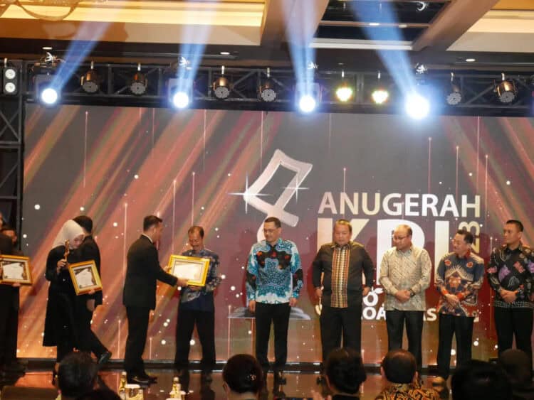 Pemprov dan KPID Banten, sabet penghargaan dari KPI RI. (ISTIMEWA)