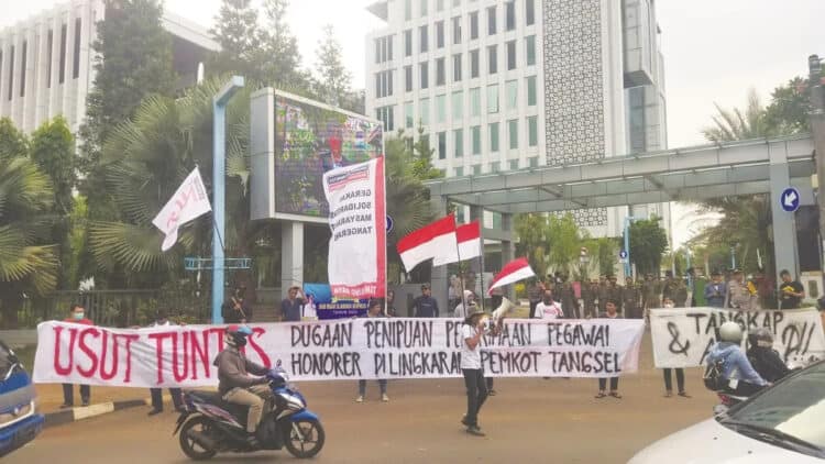 Buntut Calo Pegawai, Pemkot Tangsel Didemo