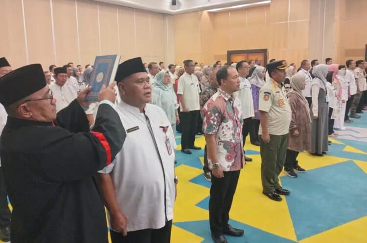 Akhir Tahun, Benyamin Davnie Rotasi Ratusan Pejabat
