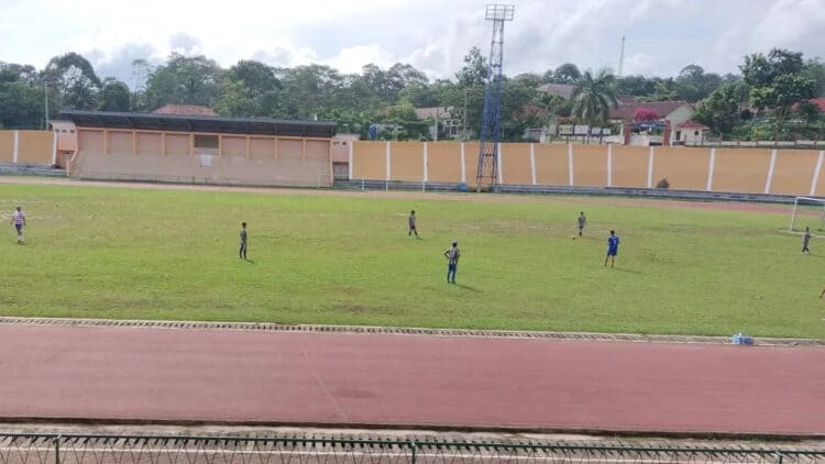 Stadion Badak Kuranten, Kecamatan Majasari, Kabupaten Pandeglang, salah satu Barang Milik Daerah (BMD) yang ingin di pihakketigakan pengelolaannya. (ADIB FAHRIE/SATELITNEWS.COM)