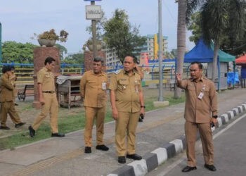 Sidak ke Jembatan Brendeng, Pj Wali kota Nurdin Minta Pedagang tak Tinggal Gerobak Usai Jualan