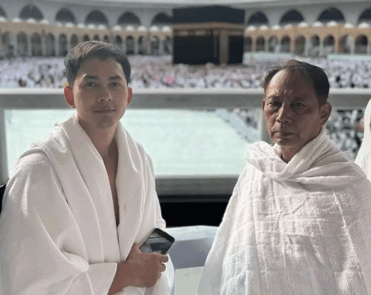 Selama Ini Tak Akur, Kini Kiki Farrel Umrah Bareng Bersama Ayahnya