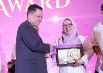 Kepala Disporabudpar Kabupaten Tangerang Ratih Rahmawati (kanan).