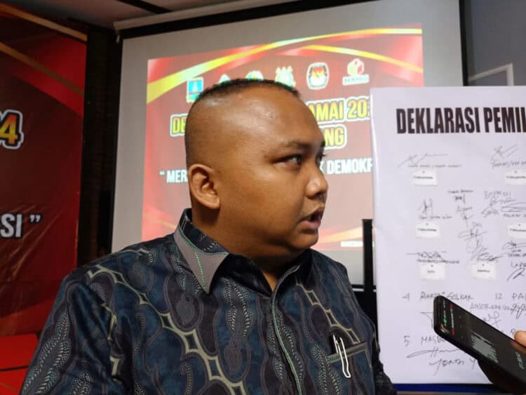 Ketua Bawaslu Kabupaten Serang, Furqon. (SIDIK/SATELITNEWS.COM)