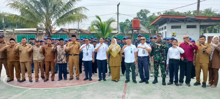 Ratusan masyarakat Cikande, Kabupaten Serang, dilatih berbagai keterampilan. (SIDIK/SATELITNEWS.COM)