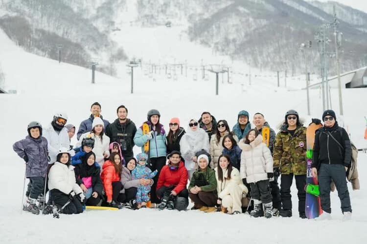 Raffi Ahmad Boyong Keluarga Liburan ke Jepang, Sewa Puluhan Vila