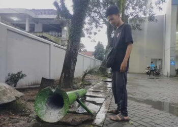 Menunggu Ledakan Meriam Penanda Buka Puasa Ramadan di Lebak
