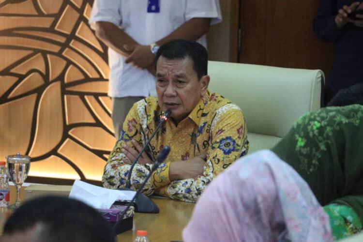 Situasi rapat dan sosialisasi putusan sidang PTUN yang dihadiri Perumda Pasar NKR, perwakilan pedagang Pasar Kutabumi, dan Forkopimda, di Ruang Solear, Gedung Sekretariat Daerah Kabupaten Tangerang, Jumat (1/3). (ALFIAN HERIANTO)