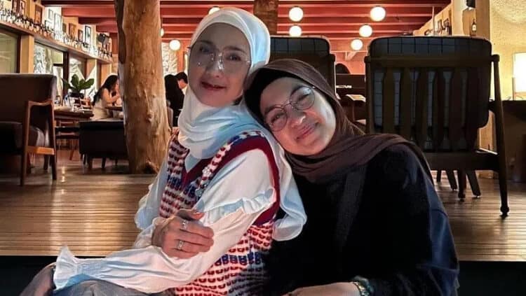 dessy ratnasari dan putrinya. (ISTIMEWA)