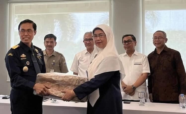 Bea Cukai Bebaskan Bea Masuk Barang Hibah Milik SLB