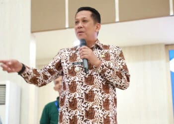 PIDATO: Pj Bupati Tangerang Andi Ony Prihartono saat menyampaikan pidatonya didepan para guru PAUD di GSG Pusat Pemerintahan Kabupaten Tangerang, Tigaraksa, Kamis (18/4). (ISTIMEWA)
