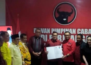 Diantar Fungsionaris Golkar, Benyamin-Pilar Kembalikan Formulir ke PDIP Tangsel