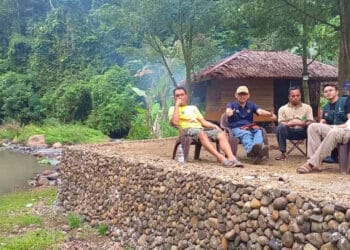 Jajaran pegawai Disporapar Kabupaten Serang, berkunjung ke sejumlah Desa Wisata. (ISTIMEWA)