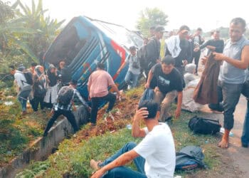 Puluhan Perangkat Desa di Kabupaten Serang, dilarikan ke RS akibat kecelakaan, Selasa (21/5/2024). (ISTIMEWA)