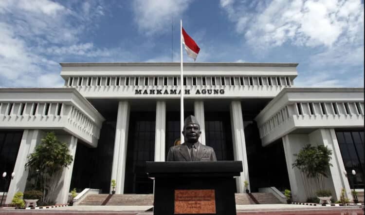 MA Ubah Batas Usia Calon Kepala Daerah