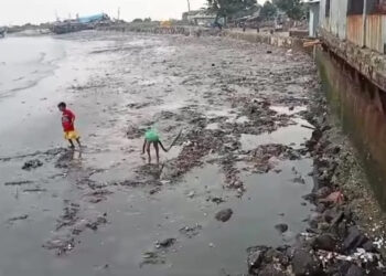 Begini kondisi Pantai Teluk, Kecamatan Labuan, Kabupaten Pandeglang, setelah tumpukan sampahnya dibersihkan, Kamis (13/6/2024). (ADIB FAHRIE/SATELITNEWS.COM)