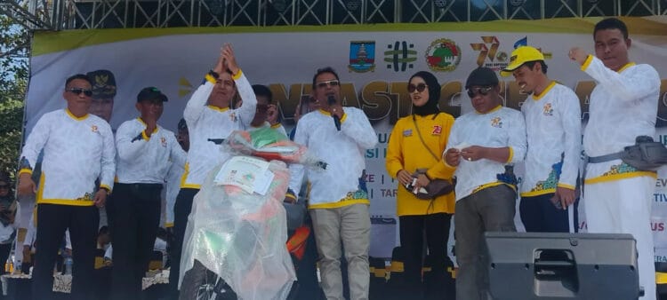 Diskoumperindag Kabupaten Serang, rayakan hari koperasi dengan bagi - bagi Doorprize. (SIDIK/SATELITNEWS.COM)