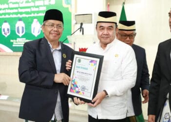 TALKSHOW MILAD MUI: Plh Sekda Soma Atmaja tampak saat mewakili Pj Bupati Tangerang sebagai keynote speaker dalam acara Talkshow Milad ke-49 MUI tingkat Kabupaten Tangerang, di GSG Pusat Pemkab Tangerang Tigaraksa, Jumat (9/8/2024). (ISTIMEWA)