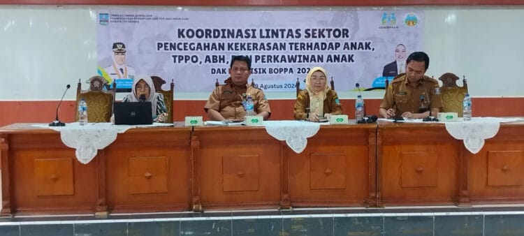 DKBPPPA Kabupaten Serang, melakukan rapat koordinasi lintas sektor, penanganan kasus kekerasan anak. (SIDIK/SATELITNEWS.COM)