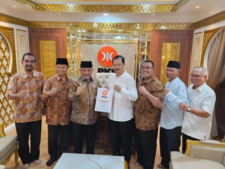PKS Resmi Usung Amarullah - Bonnie Mufidzar, Serahkan Formulir B1 KWK