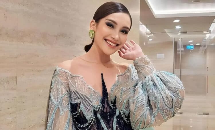 Ayu Ting Ting Datangi Sang Penabrak Mobil