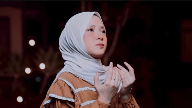 Lirik Lagu Ya Robbi Salimna - Nissa Sabyan