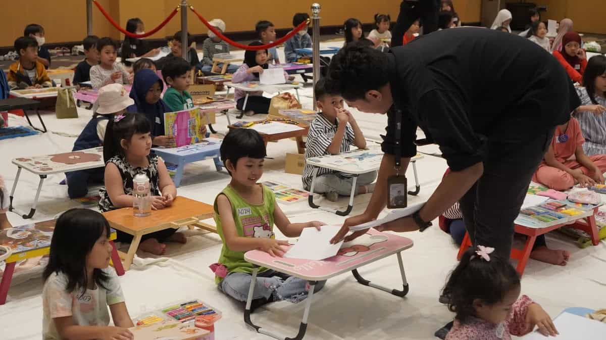 Peringati Hari Literasi Dunia, Hotel Santika Premiere Bintaro Gelar Lomba Mewarnai Anak