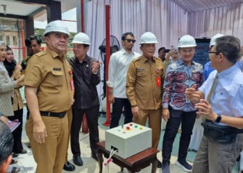 SIMULASI: Suasana simulasi Teknologi AWS Pyrolisis di Tempat Pengolahan Sampah Reduce Reuse Recycle (TPS 3R) Mustika Ikhlas, Tigaraksa, Senin (21/10/2024). (ISTIMEWA)