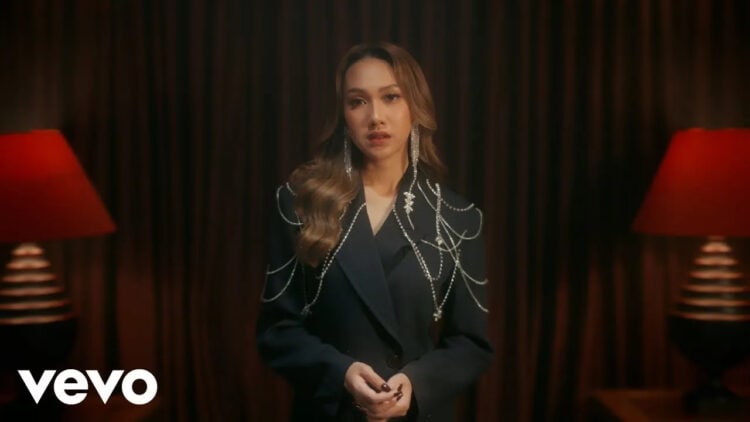Lirik Lagu Tak Bisa Gantikannya – Raissa Ramadhani