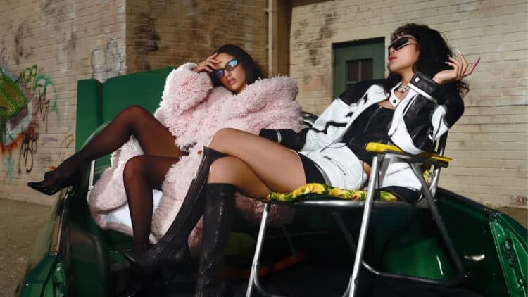 Lirik Lagu New Woman – Lisa feat. Rosalía