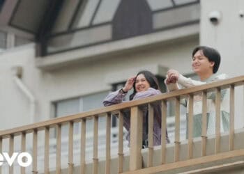 Lirik Lagu Akibat Terlalu Indah – Kim