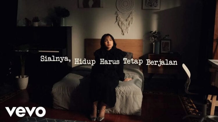 Lirik Lagu Sialnya, Hidup Harus Tetap Berjalan – Bernadya