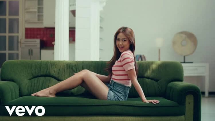 Lirik Lagu Cinta Tak Setara – Sisca Saras