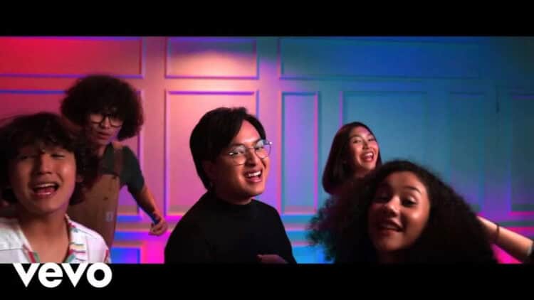 Lirik Lagu Cerita Cinta – Arsy Widianto