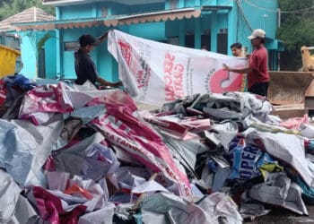 1,3 Ton Sampah APK Pilkada 2024 Dibakar di ITF Tangsel