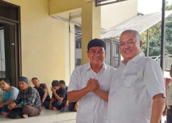 Zulkarnain saat bersama Maesyal Rasyid. (DOK/SATELITNEWS)
